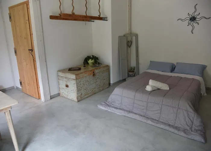 住宿加早餐酒店 Capannone111 迪拉文纳卡斯蒂利奥内