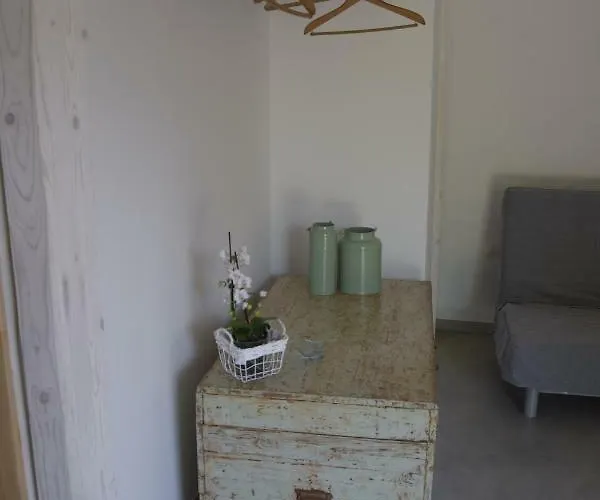 住宿加早餐酒店 Capannone111 迪拉文纳卡斯蒂利奥内